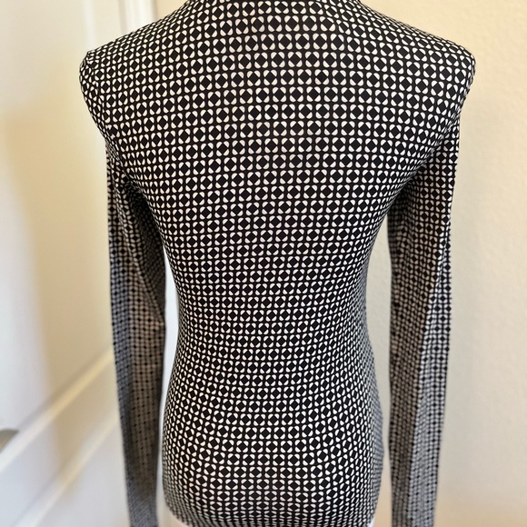 COS SECOND-SKIN LONG-SLEEVED TOP NWT - Picture 5 of 8